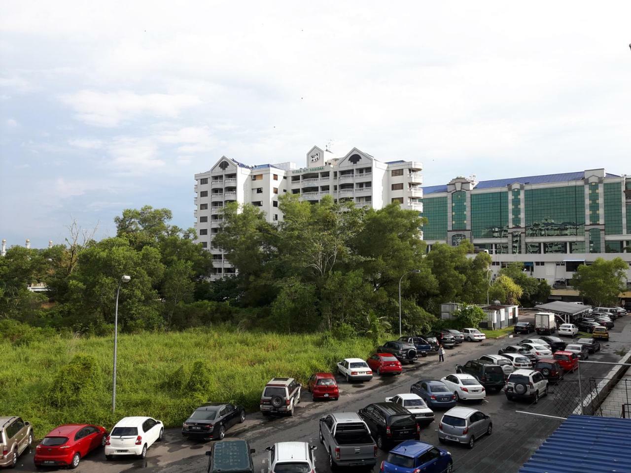 Ez Lodgings Kampong Gadong Buitenkant foto