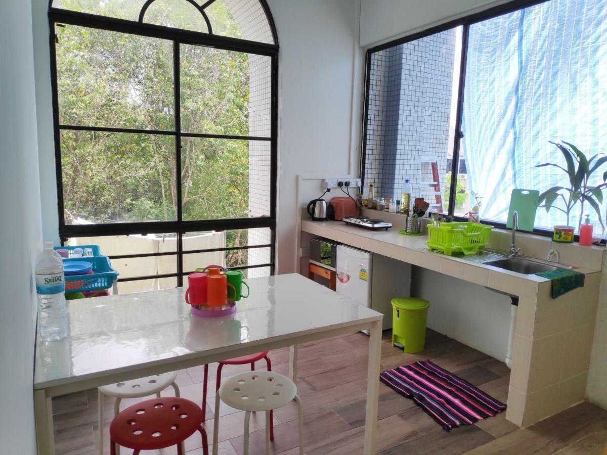 Ez Lodgings Kampong Gadong Buitenkant foto