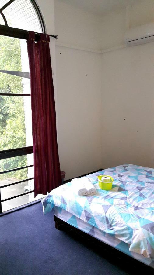 Ez Lodgings Kampong Gadong Buitenkant foto