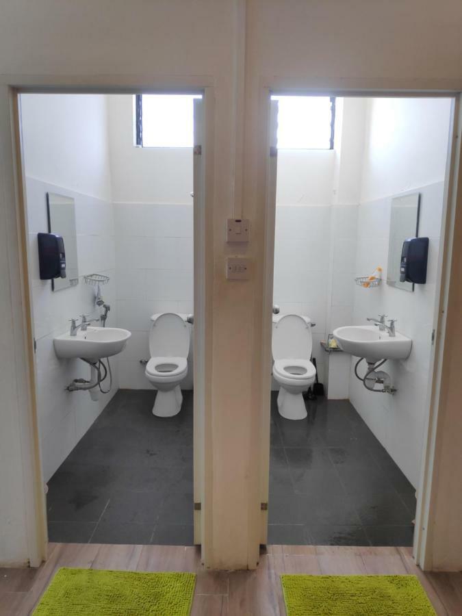 Ez Lodgings Kampong Gadong Buitenkant foto
